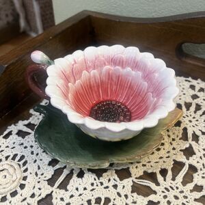 CORNER RUBY DARK PINK BROWN CENTER FLOWER & GREEN LEAF TEA CUP & SAUCER